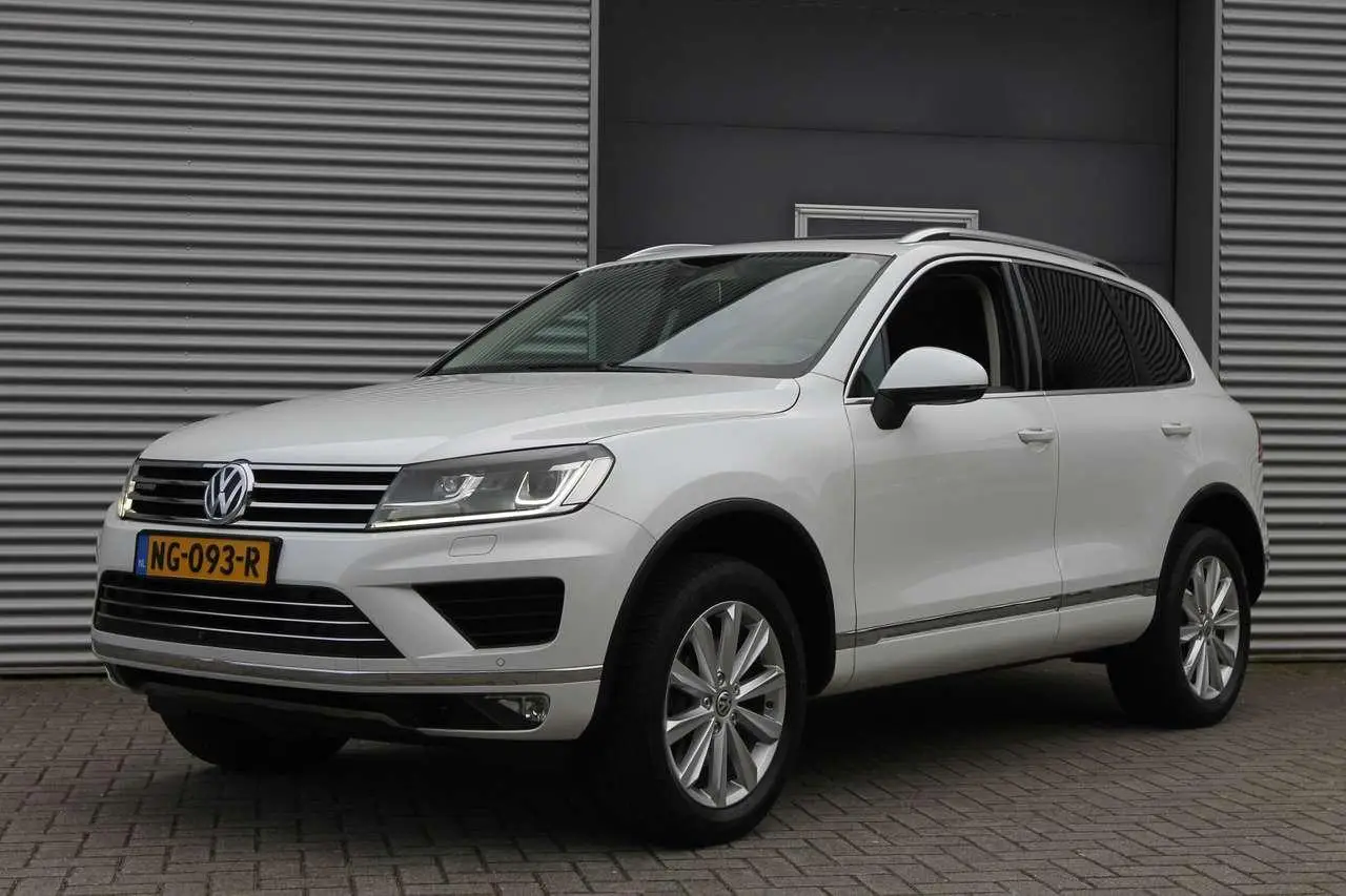 Photo 1 : Volkswagen Touareg 2015 Hybride