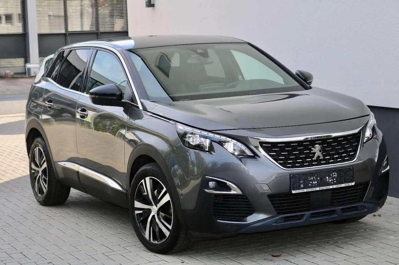 Photo 1 : Peugeot 3008 2019 Essence