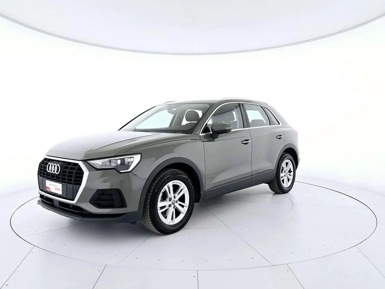 Photo 1 : Audi Q3 2019 Hybrid