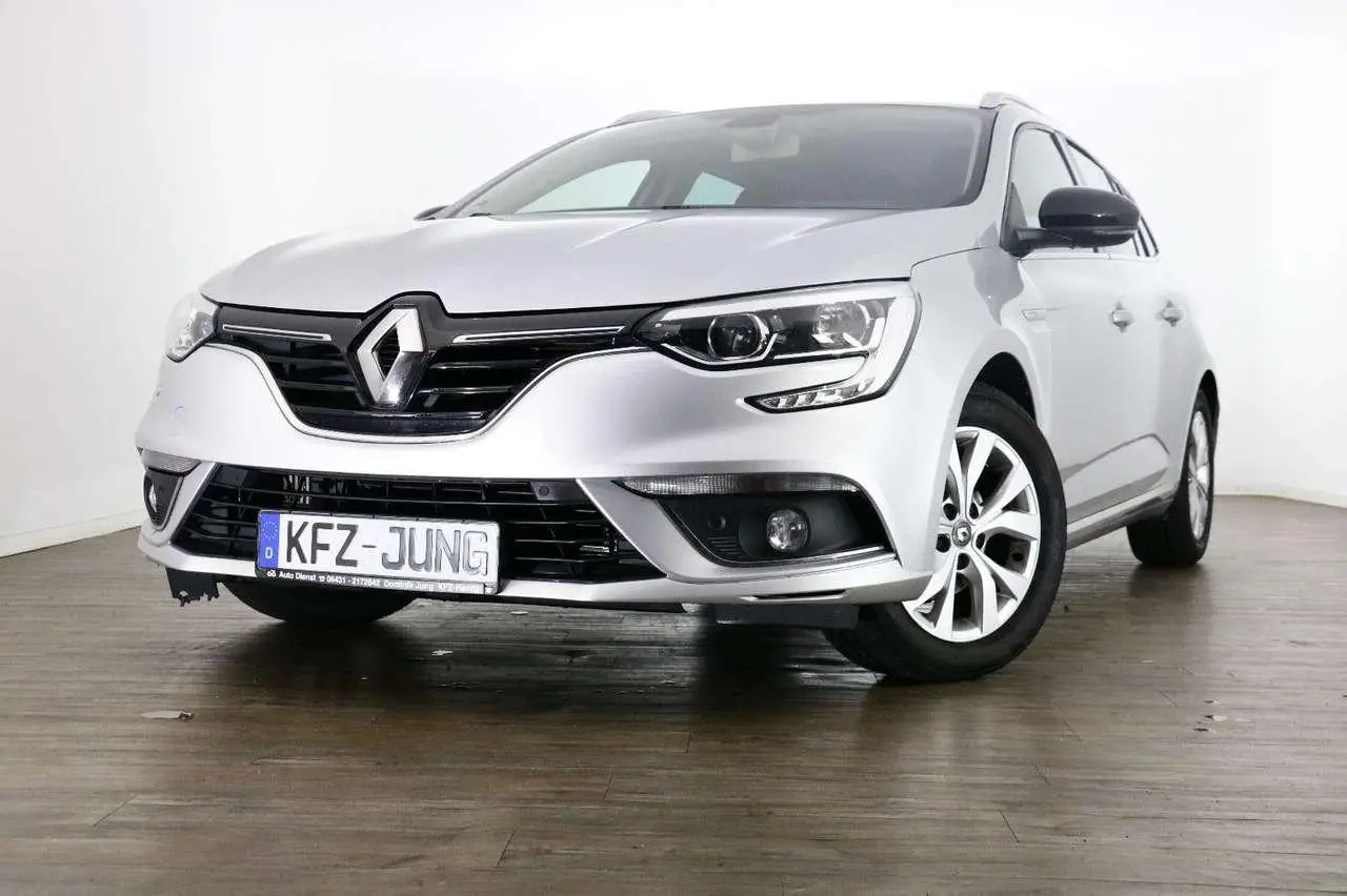 Photo 1 : Renault Megane 2018 Essence