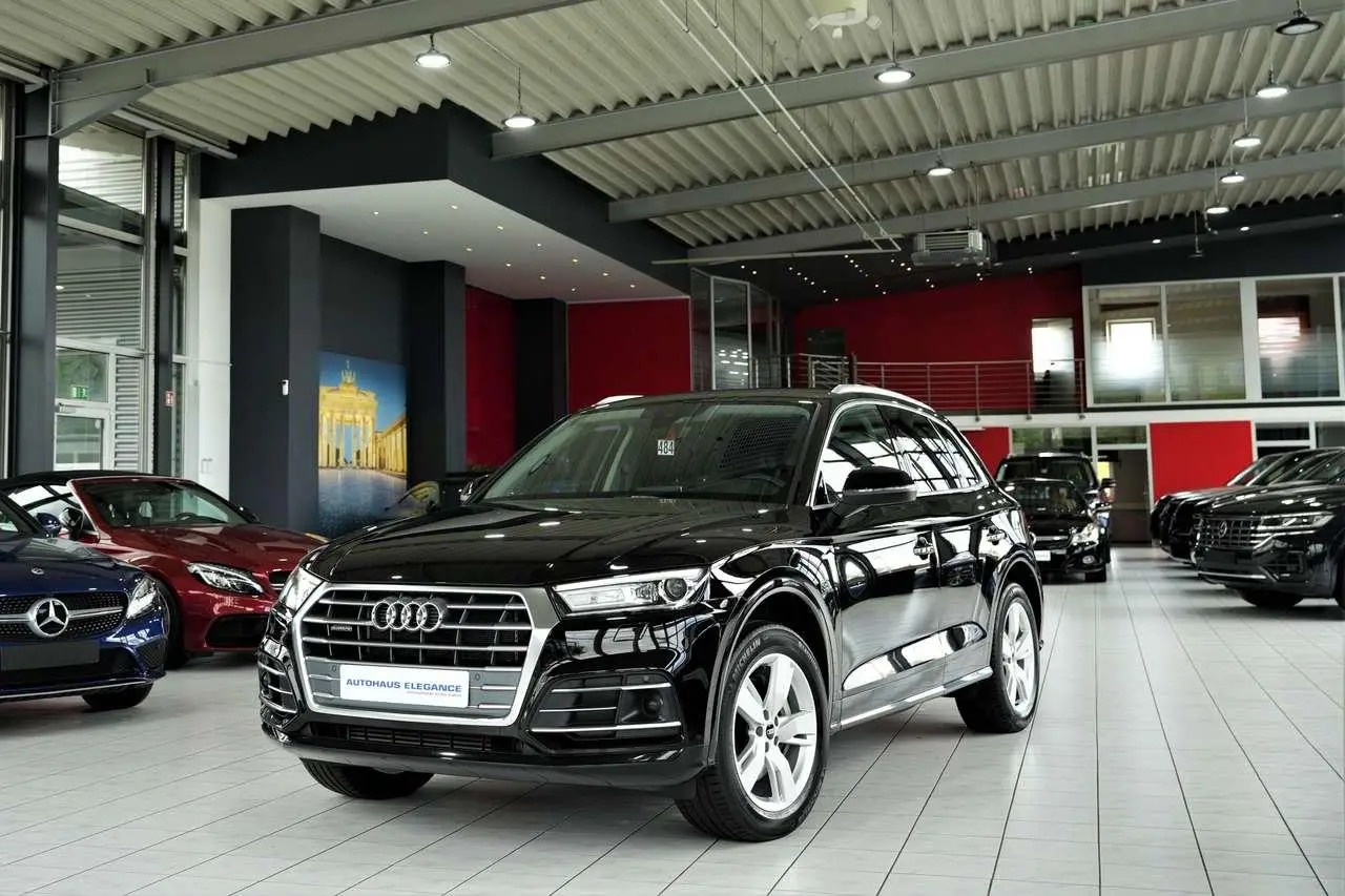 Photo 1 : Audi Q5 2020 Hybride