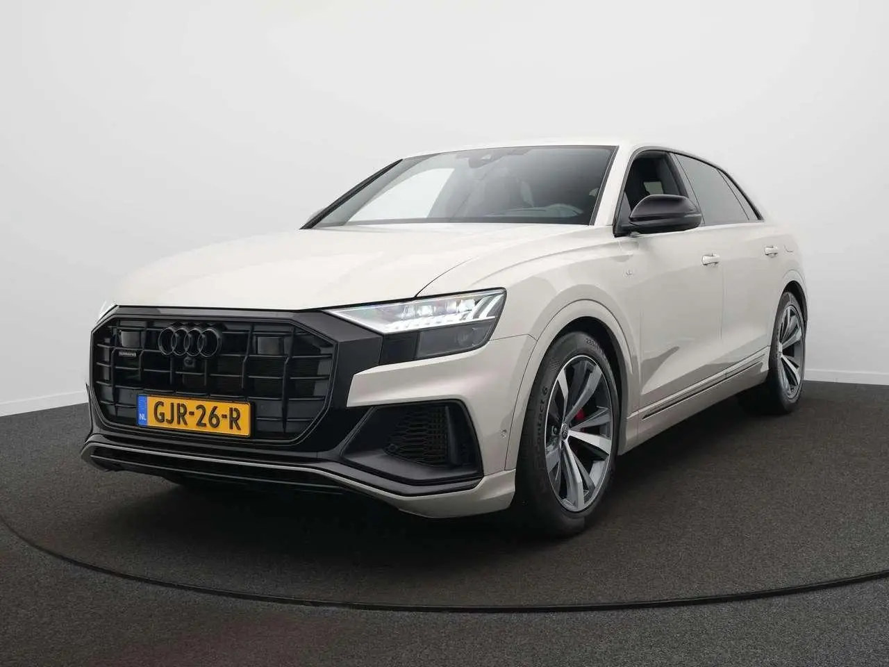 Photo 1 : Audi Q8 2023 Hybride