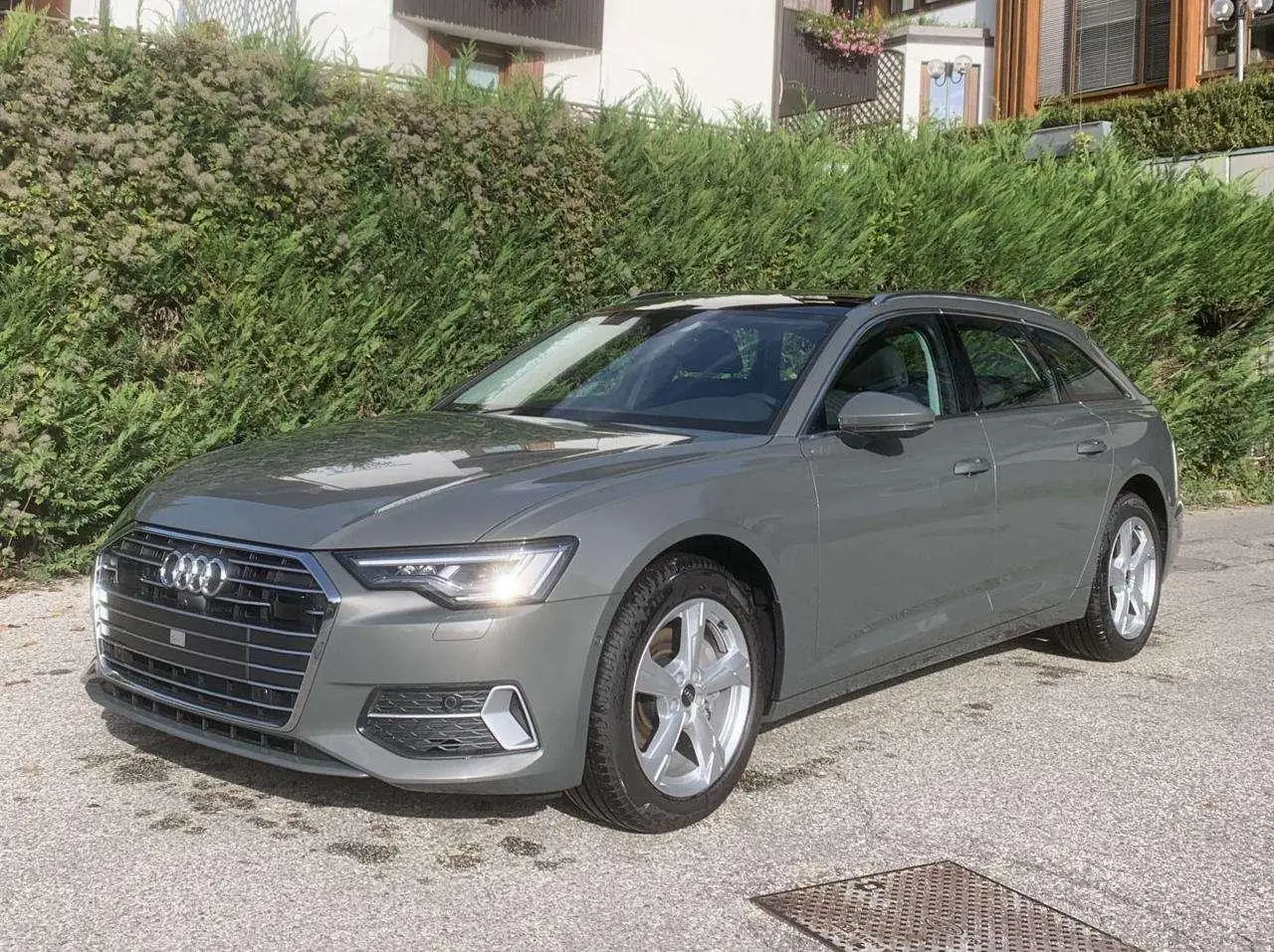 Photo 1 : Audi A6 2023 Hybrid