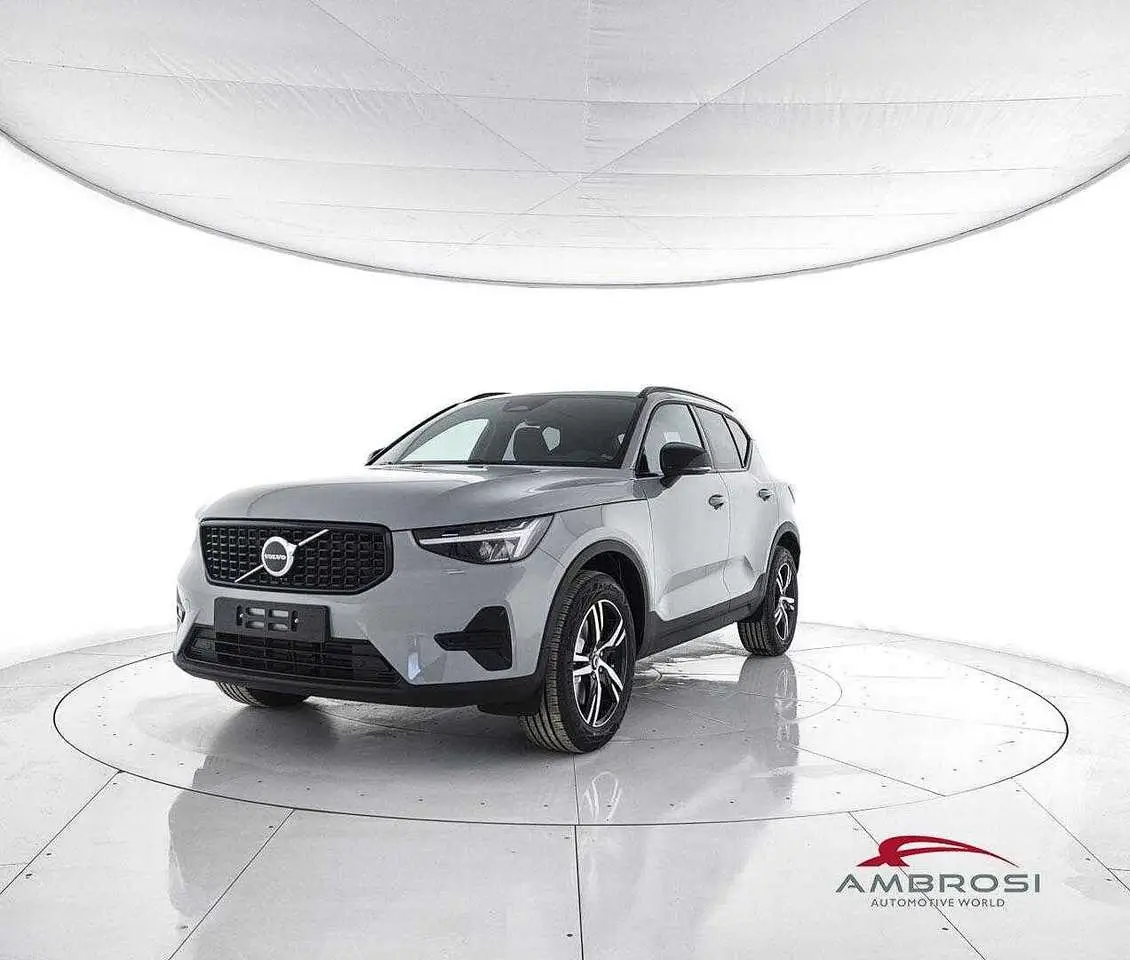 Photo 1 : Volvo Xc40 2024 Hybride