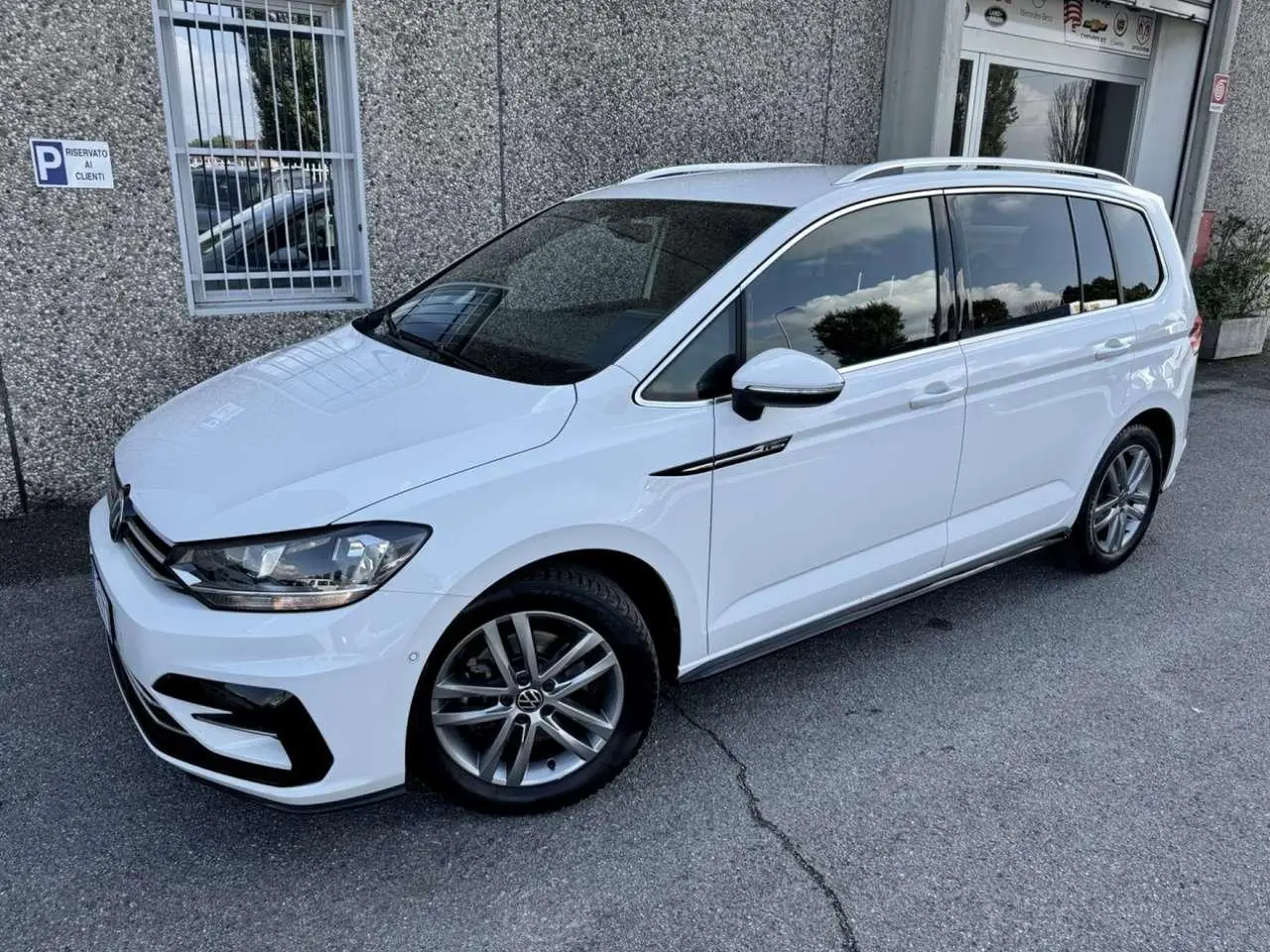 Photo 1 : Volkswagen Touran 2021 Essence