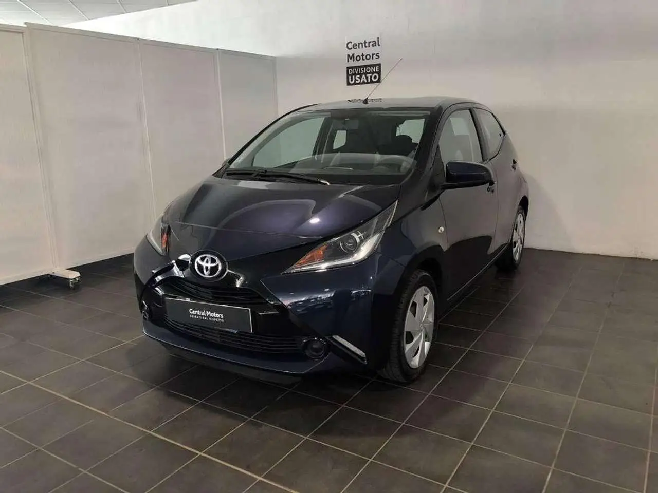 Photo 1 : Toyota Aygo 2015 Petrol