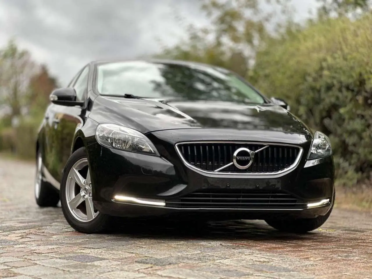 Photo 1 : Volvo V40 2018 Diesel