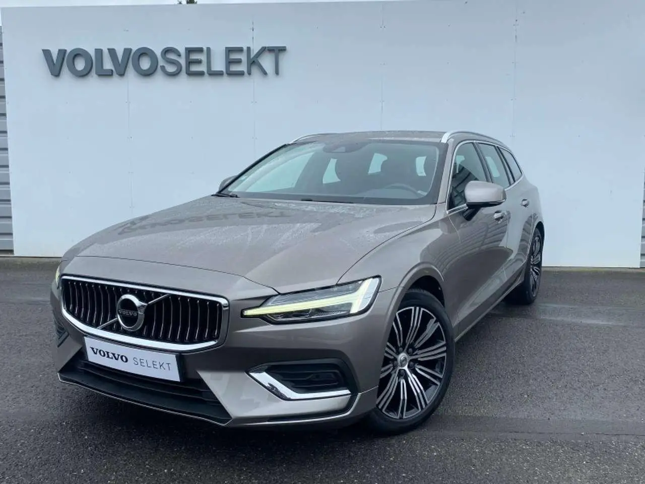 Photo 1 : Volvo V60 2018 Diesel