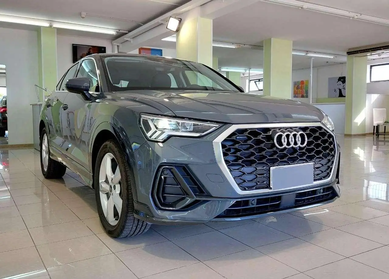 Photo 1 : Audi Q3 2024 Diesel