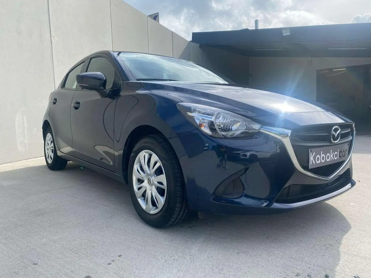 Photo 1 : Mazda 2 2019 Petrol