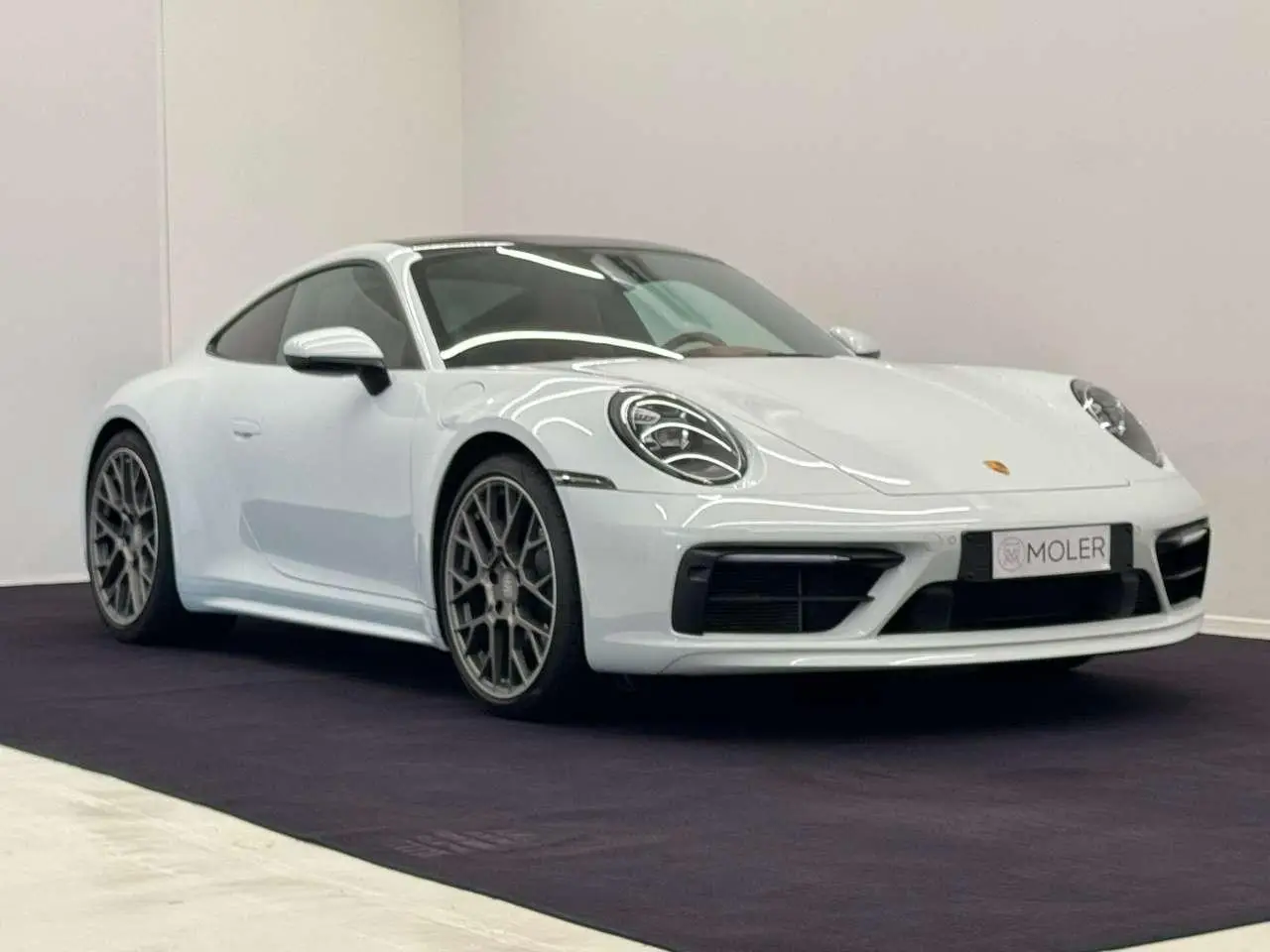 Photo 1 : Porsche 992 2021 Petrol