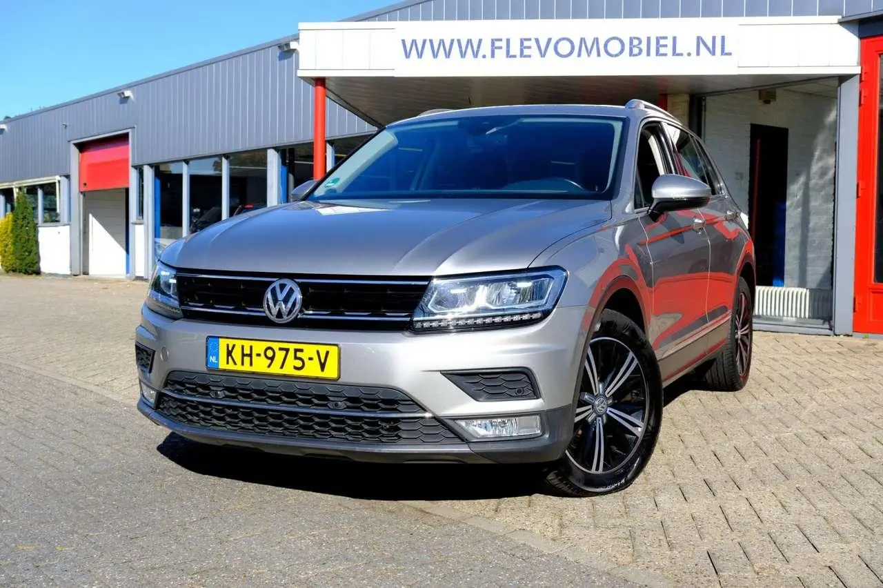 Photo 1 : Volkswagen Tiguan 2016 Essence