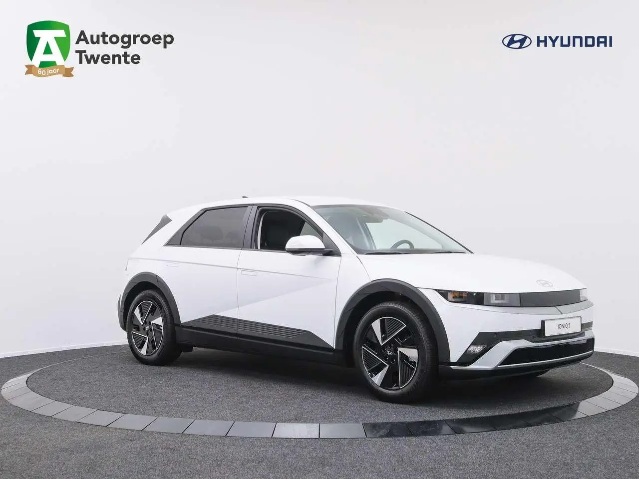 Photo 1 : Hyundai Ioniq 2024 Electric