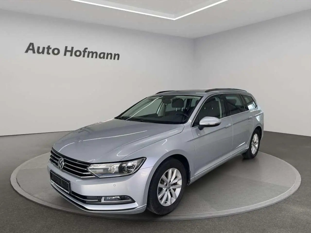 Photo 1 : Volkswagen Passat 2016 Essence