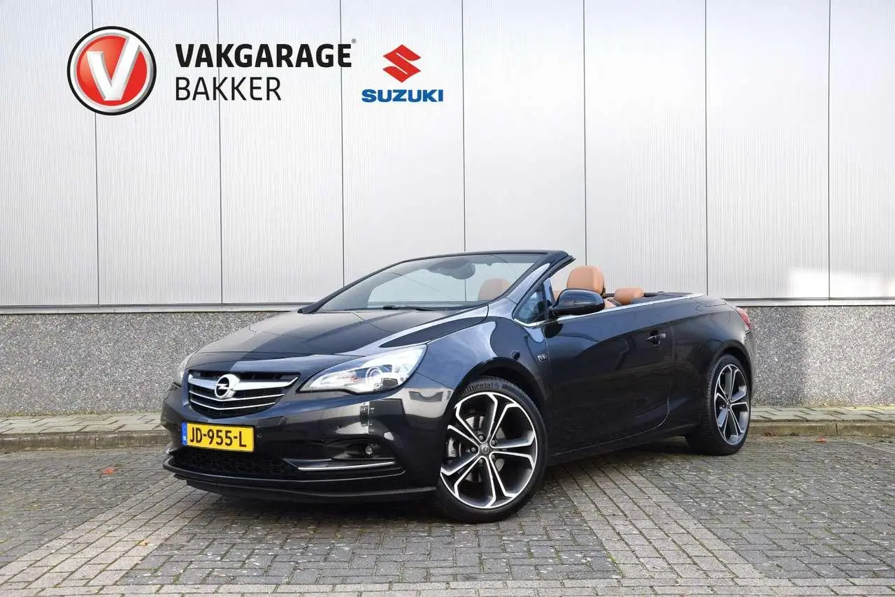 Photo 1 : Opel Cascada 2016 Essence