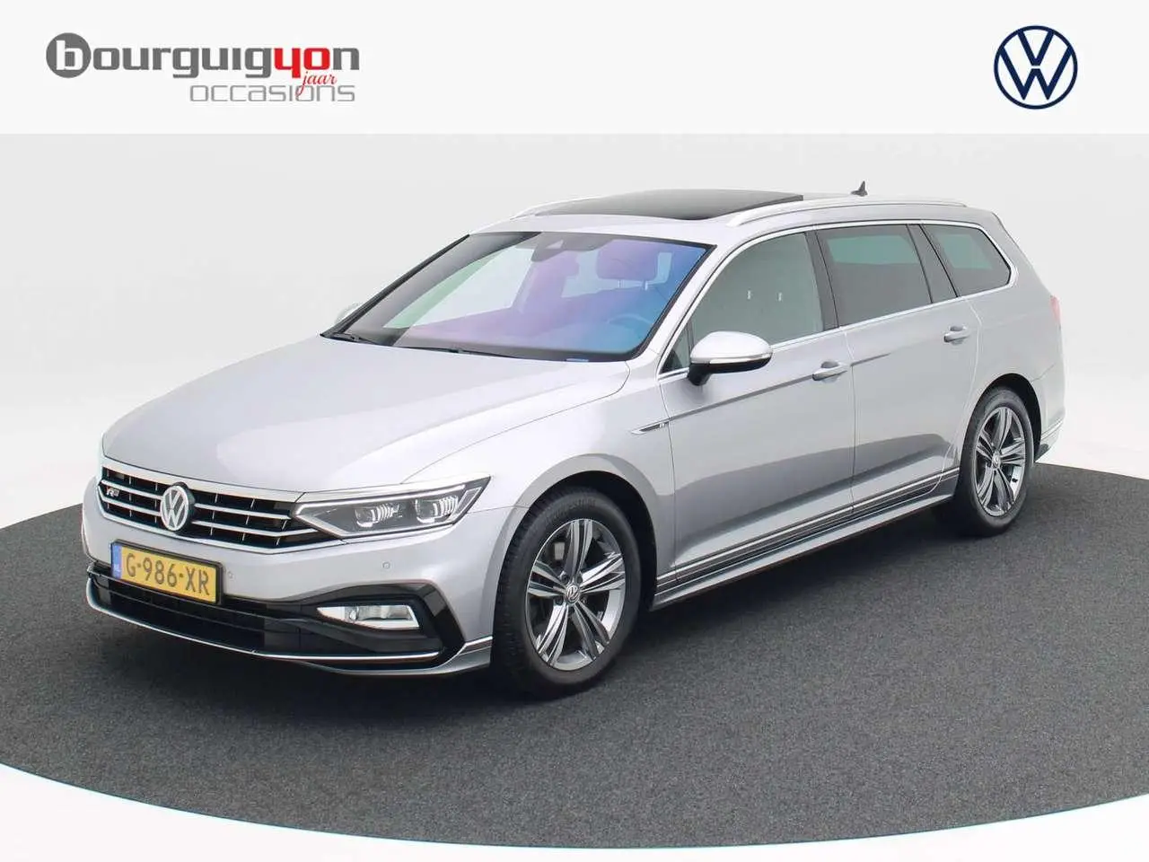 Photo 1 : Volkswagen Passat 2020 Petrol