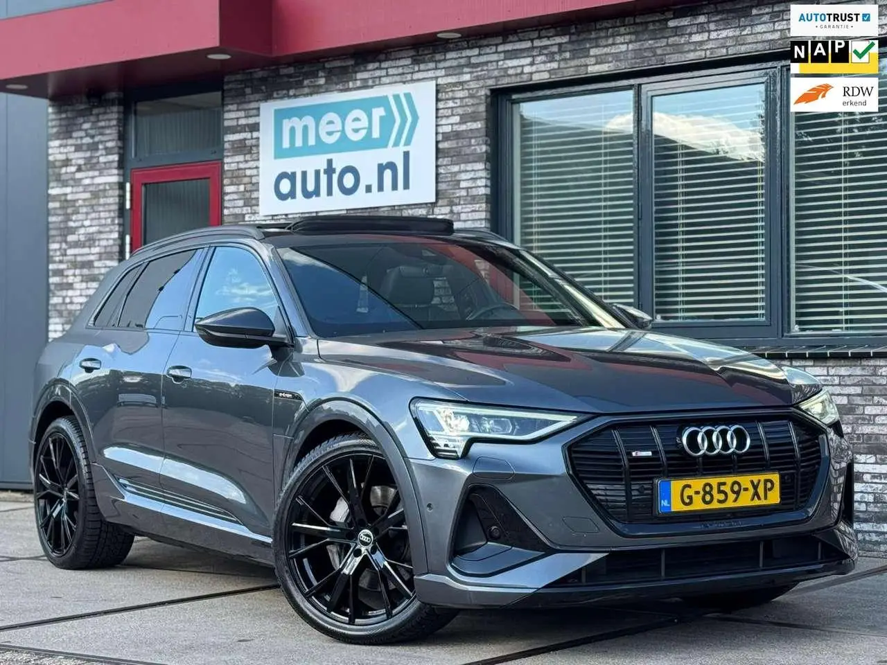 Photo 1 : Audi E-tron 2019 Electric