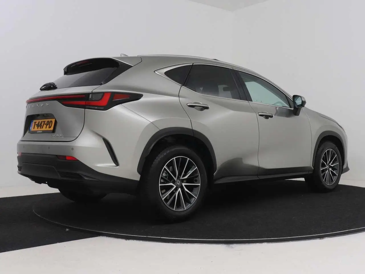 Photo 1 : Lexus Nx 2023 Hybrid