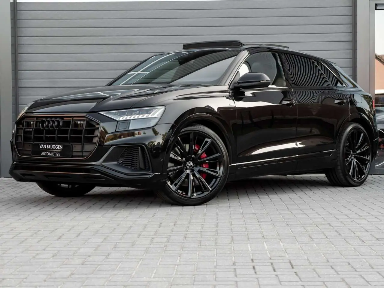 Photo 1 : Audi Q8 2021 Hybrid