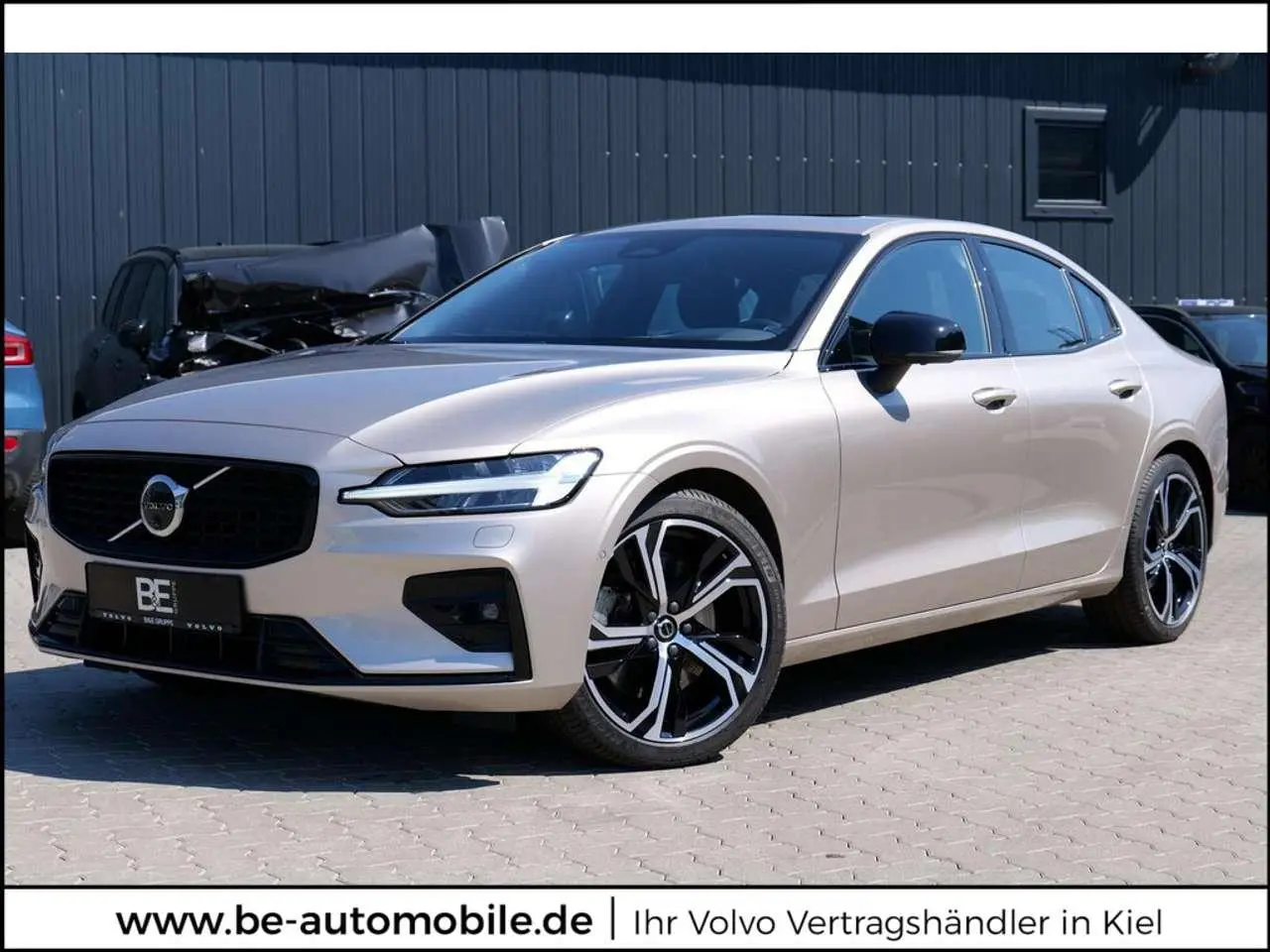 Photo 1 : Volvo S60 2023 Essence