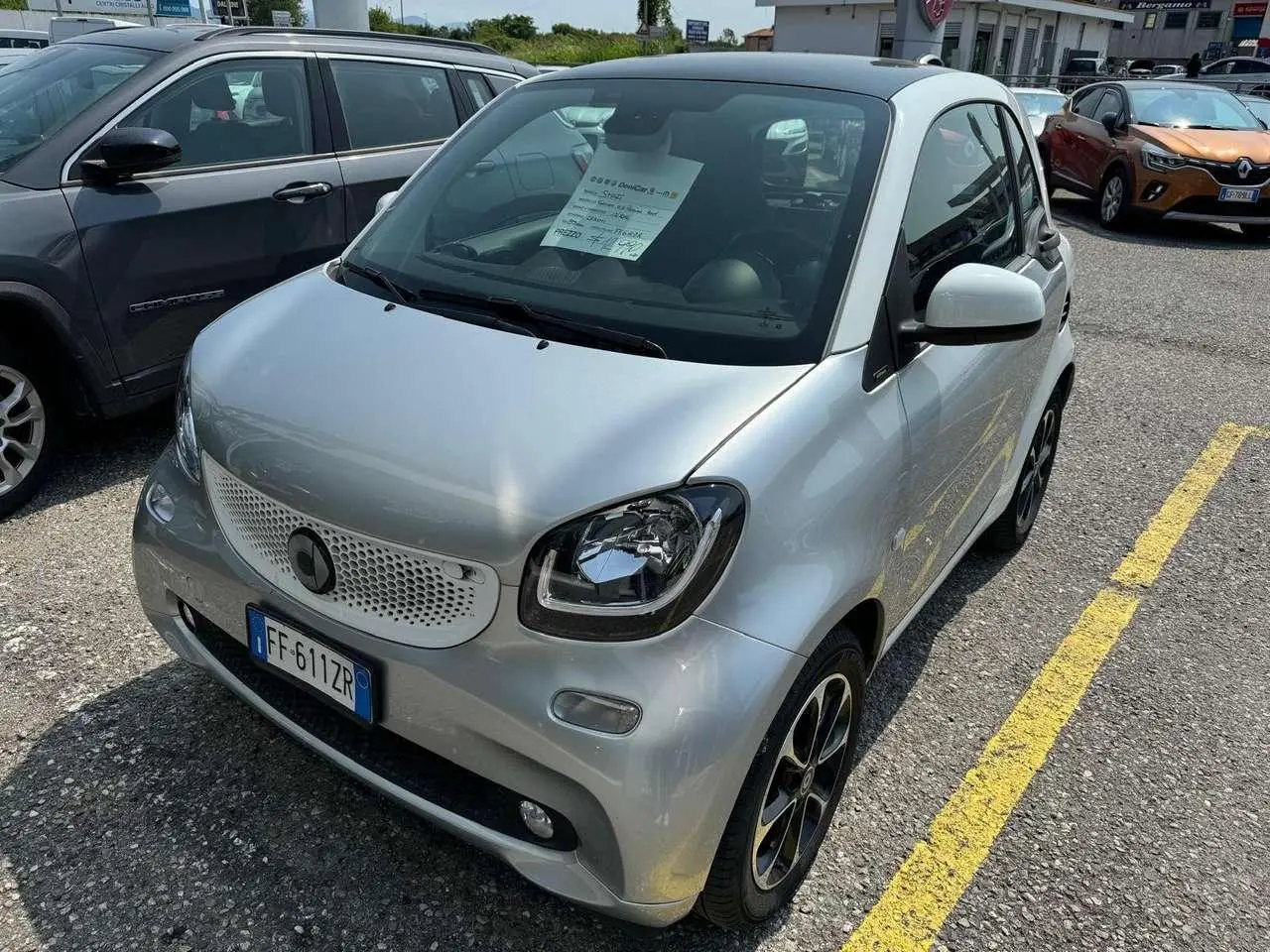 Photo 1 : Smart Fortwo 2016 Petrol