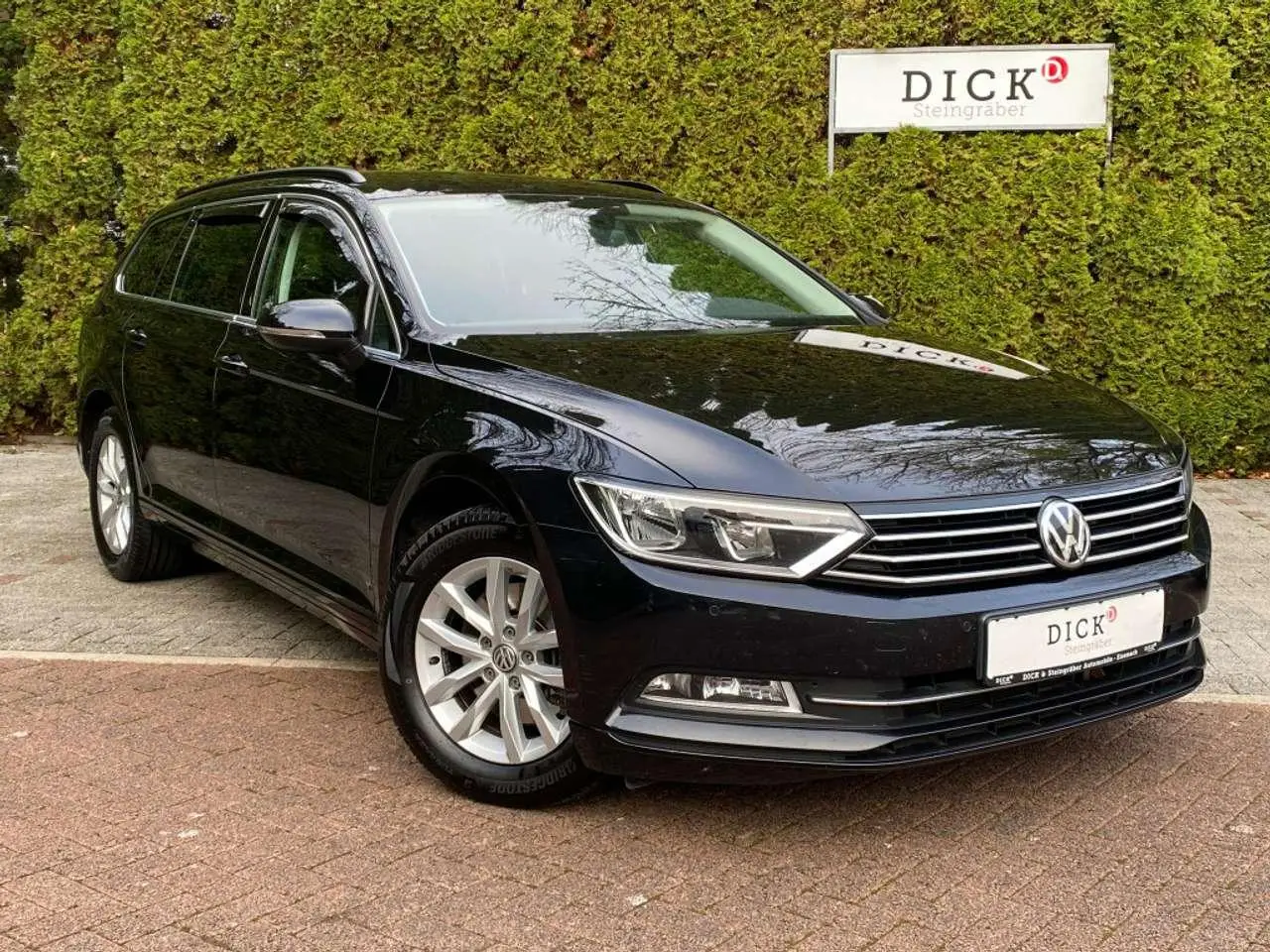 Photo 1 : Volkswagen Passat 2019 Petrol