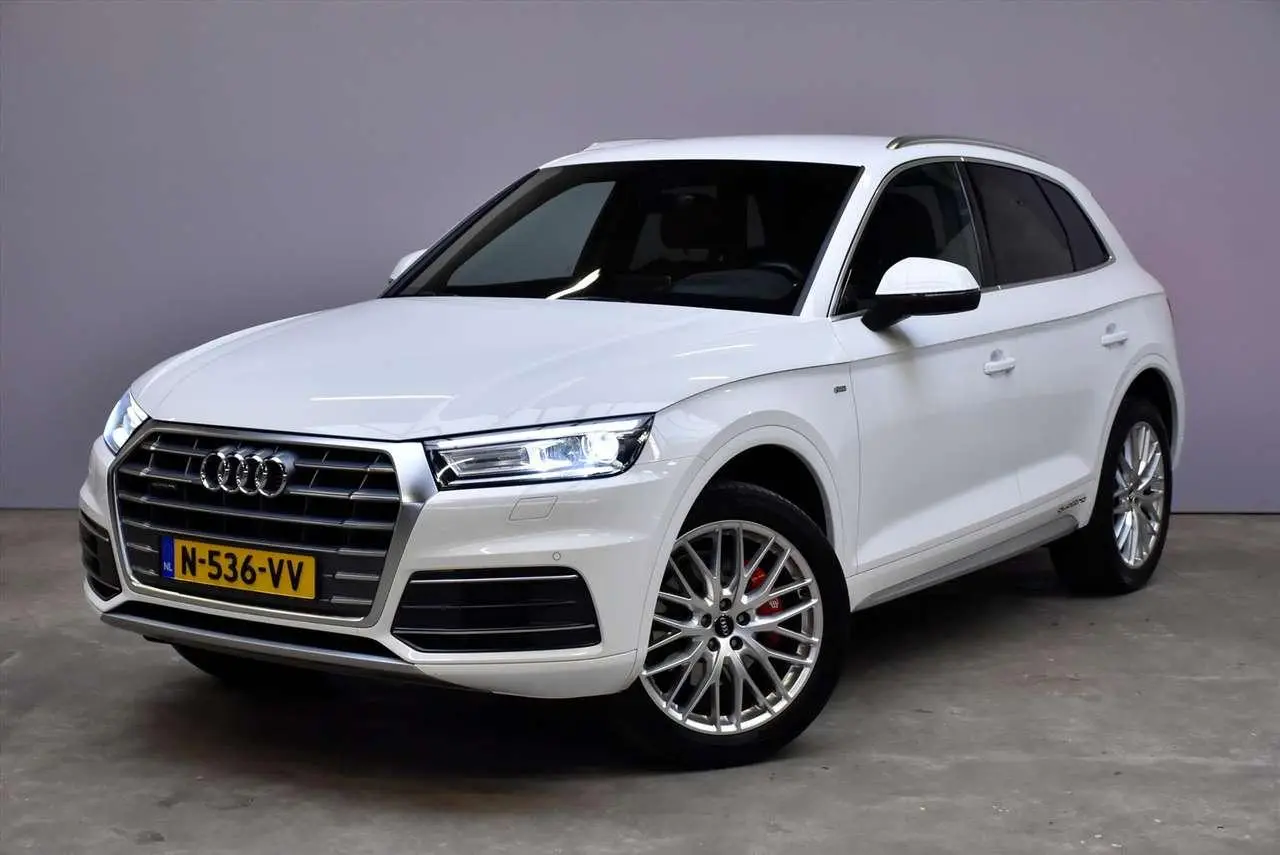 Photo 1 : Audi Q5 2017 Essence