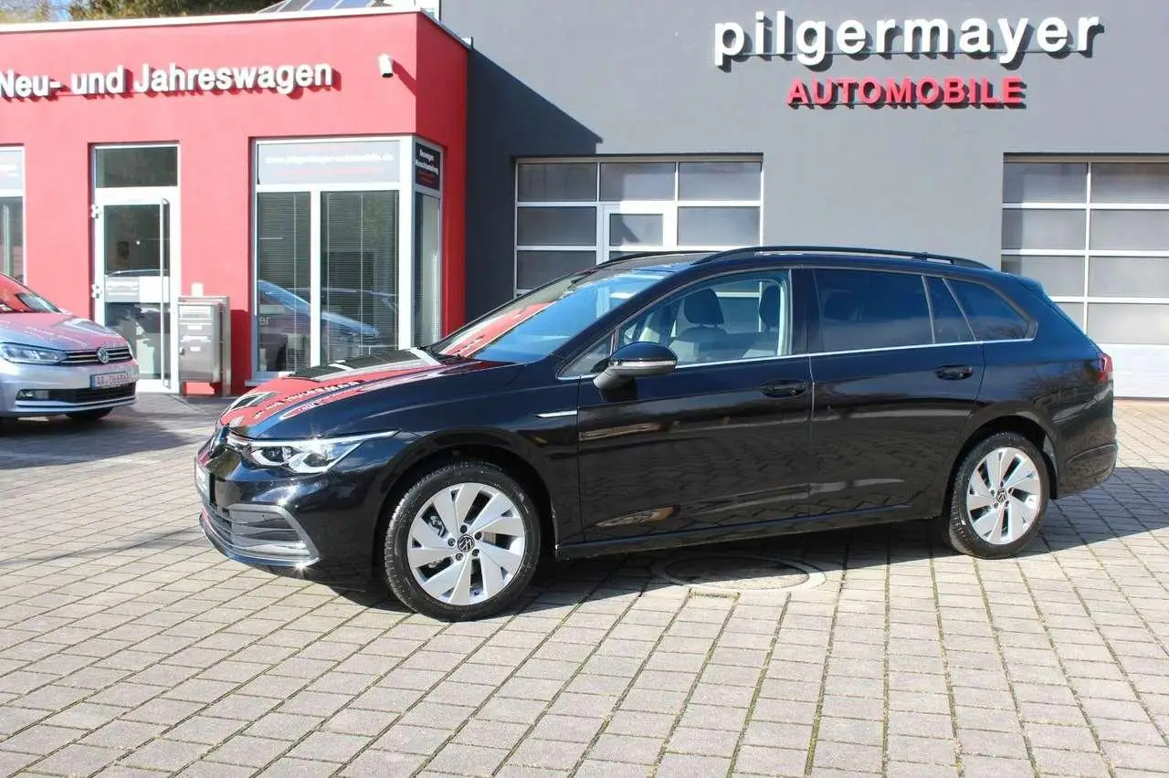 Photo 1 : Volkswagen Golf 2023 Petrol