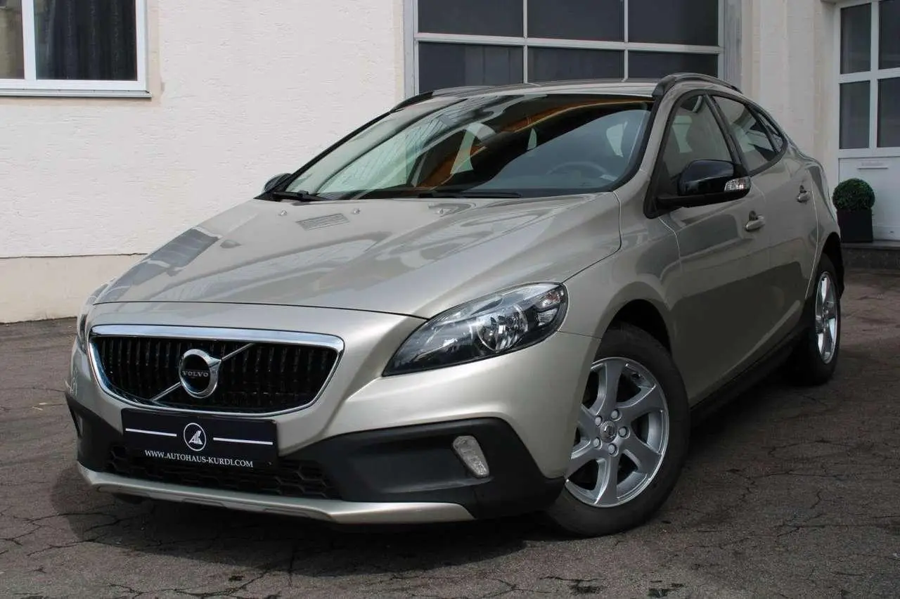 Photo 1 : Volvo V40 2018 Diesel