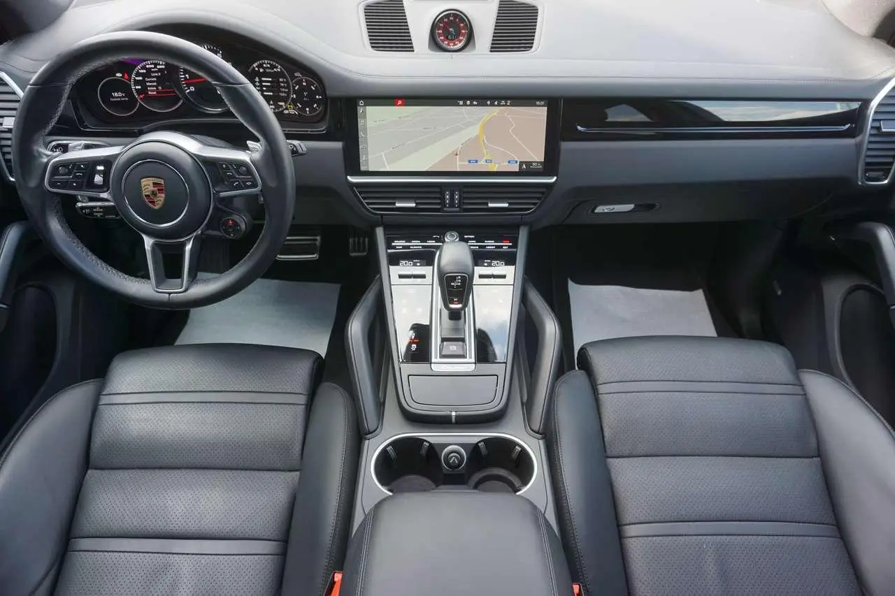 Photo 1 : Porsche Cayenne 2020 Petrol