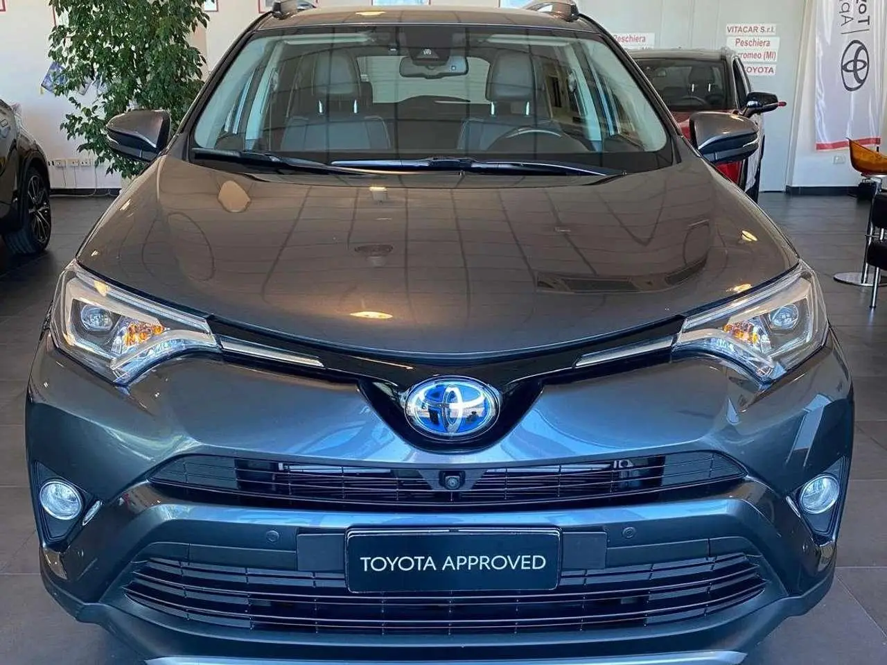 Photo 1 : Toyota Rav4 2016 Hybrid