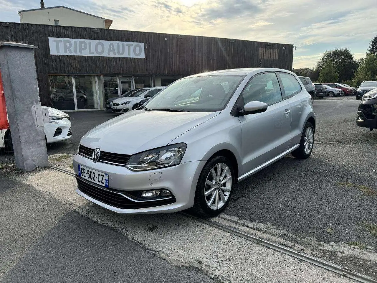 Photo 1 : Volkswagen Polo 2017 Petrol