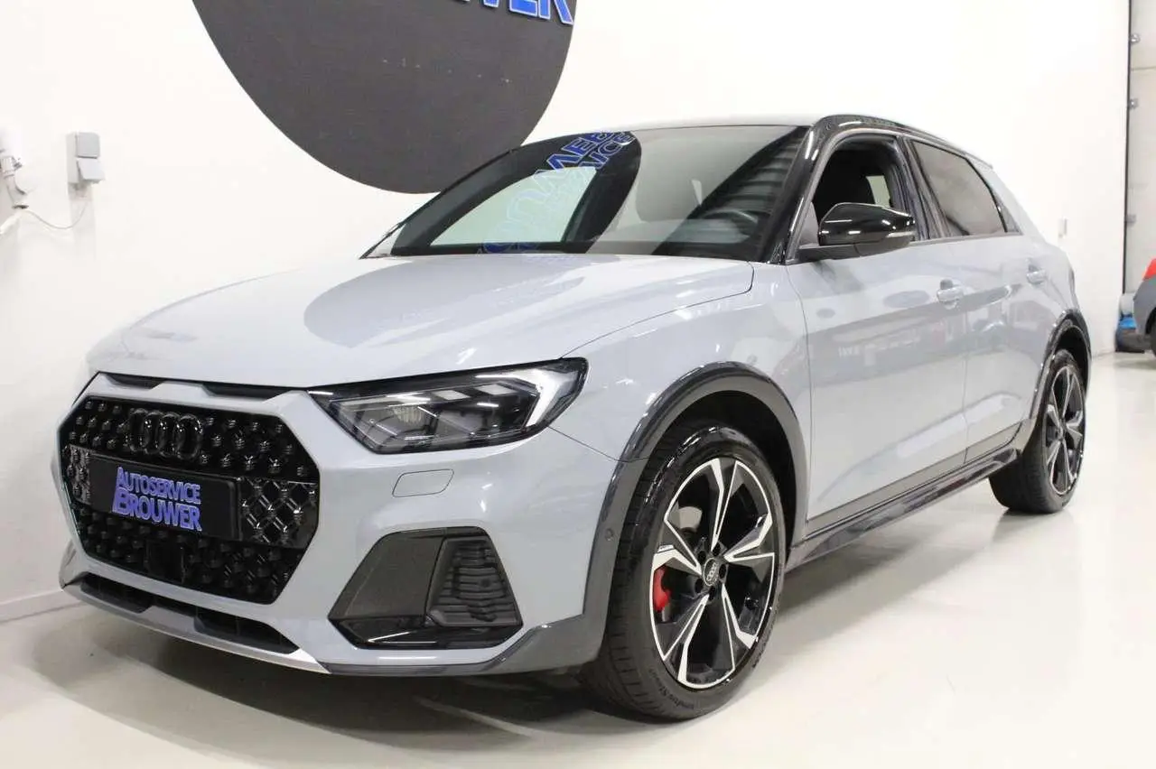 Photo 1 : Audi A1 2019 Essence