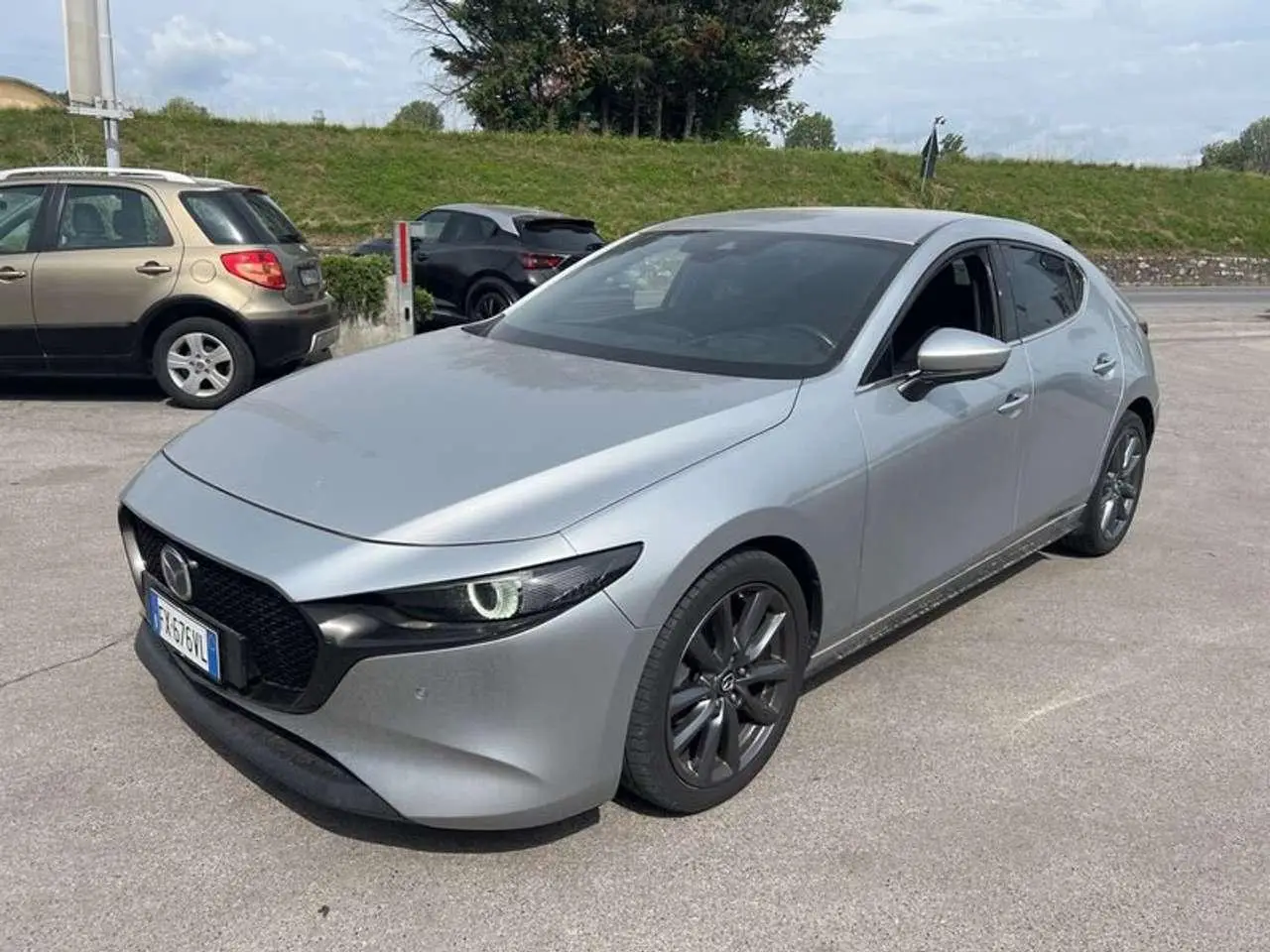 Photo 1 : Mazda 3 2019 Hybrid