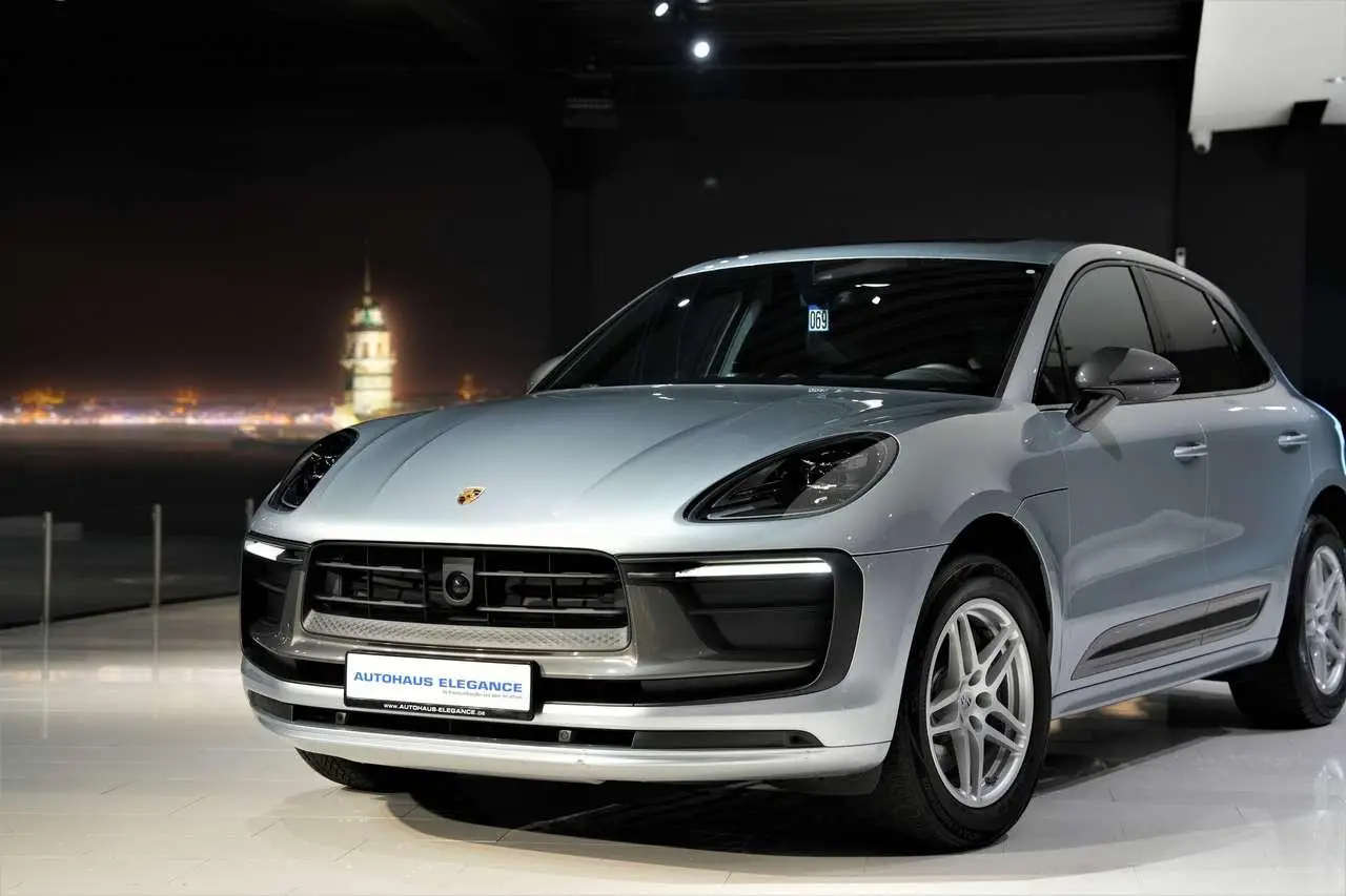 Photo 1 : Porsche Macan 2022 Essence