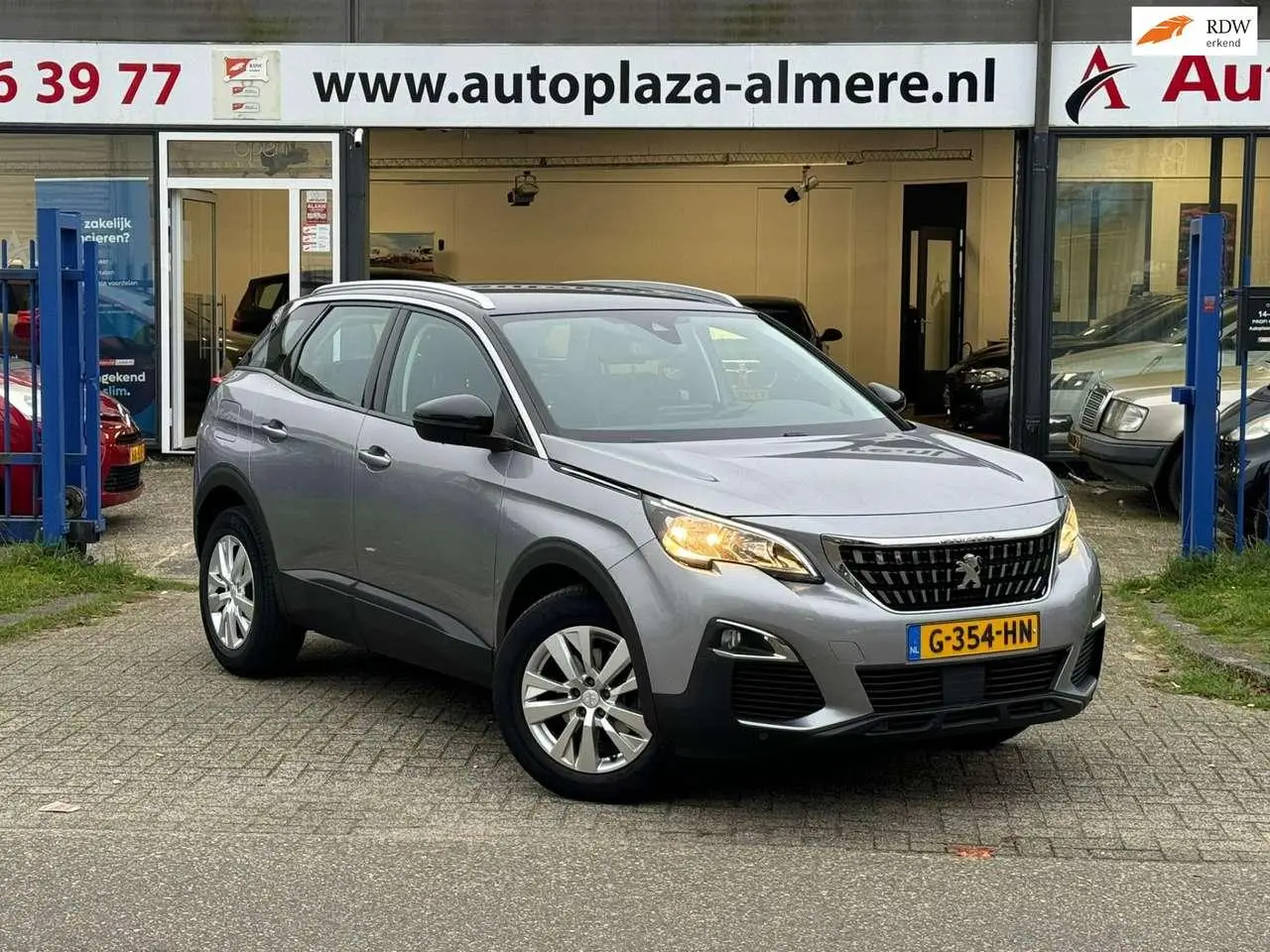 Photo 1 : Peugeot 3008 2019 Petrol