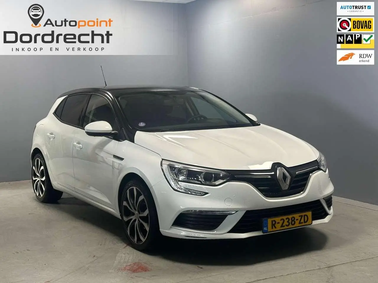 Photo 1 : Renault Megane 2017 Petrol