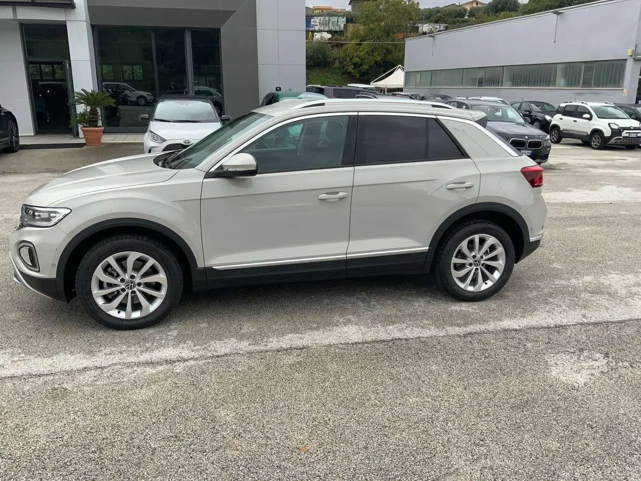 Photo 1 : Volkswagen T-roc 2023 Diesel