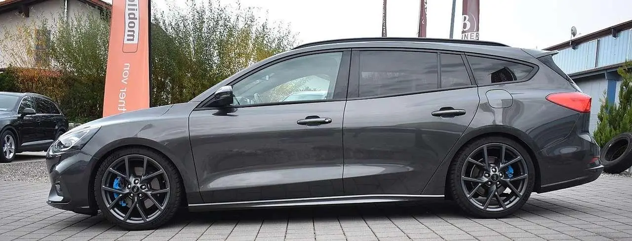 Photo 1 : Ford Focus 2019 Petrol