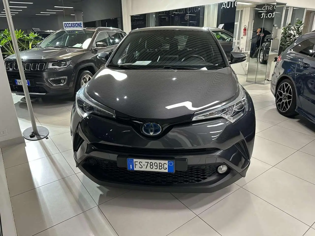 Photo 1 : Toyota C-hr 2018 Hybrid