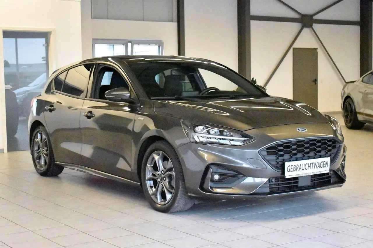 Photo 1 : Ford Focus 2019 Petrol