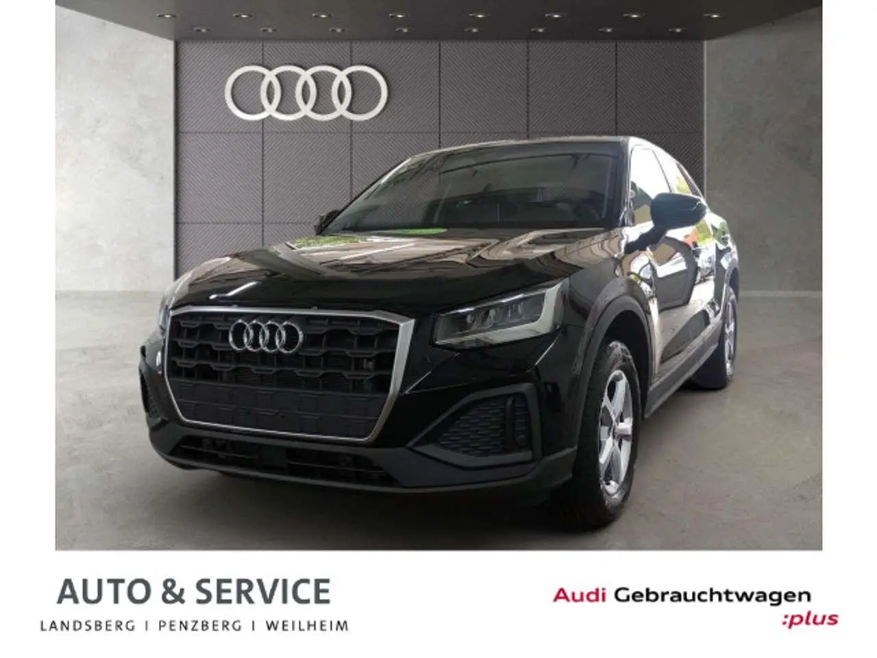 Photo 1 : Audi Q2 2024 Petrol