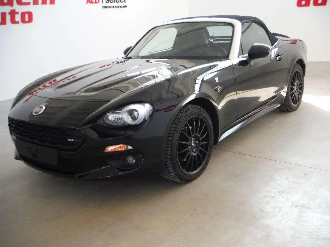 Photo 1 : Fiat 124 Spider 2017 Essence