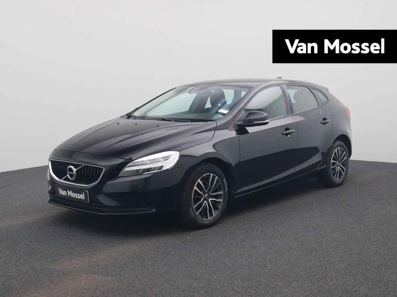 Photo 1 : Volvo V40 2019 Petrol