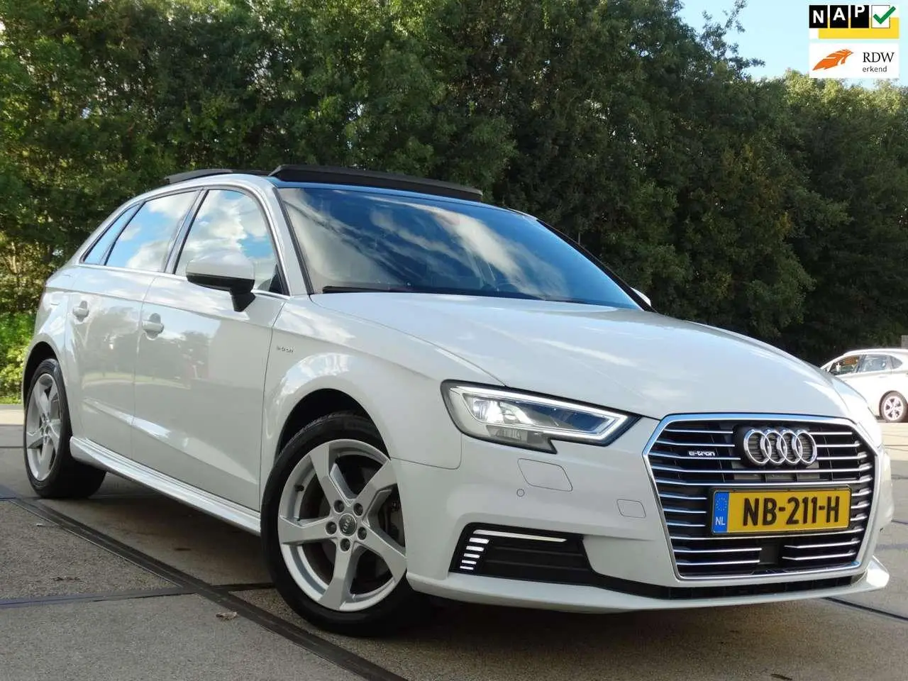 Photo 1 : Audi A3 2016 Hybrid