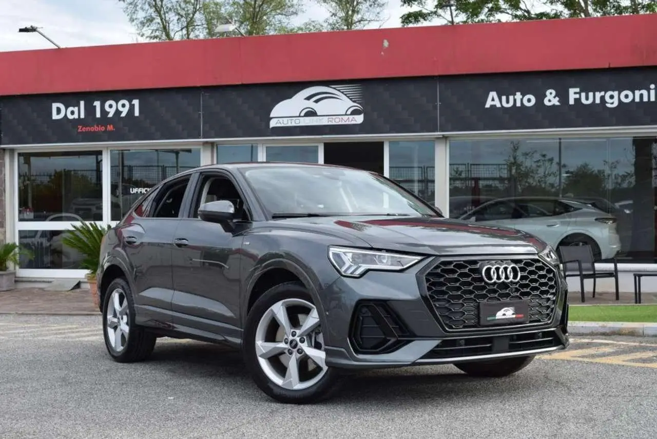 Photo 1 : Audi Q3 2022 Hybride