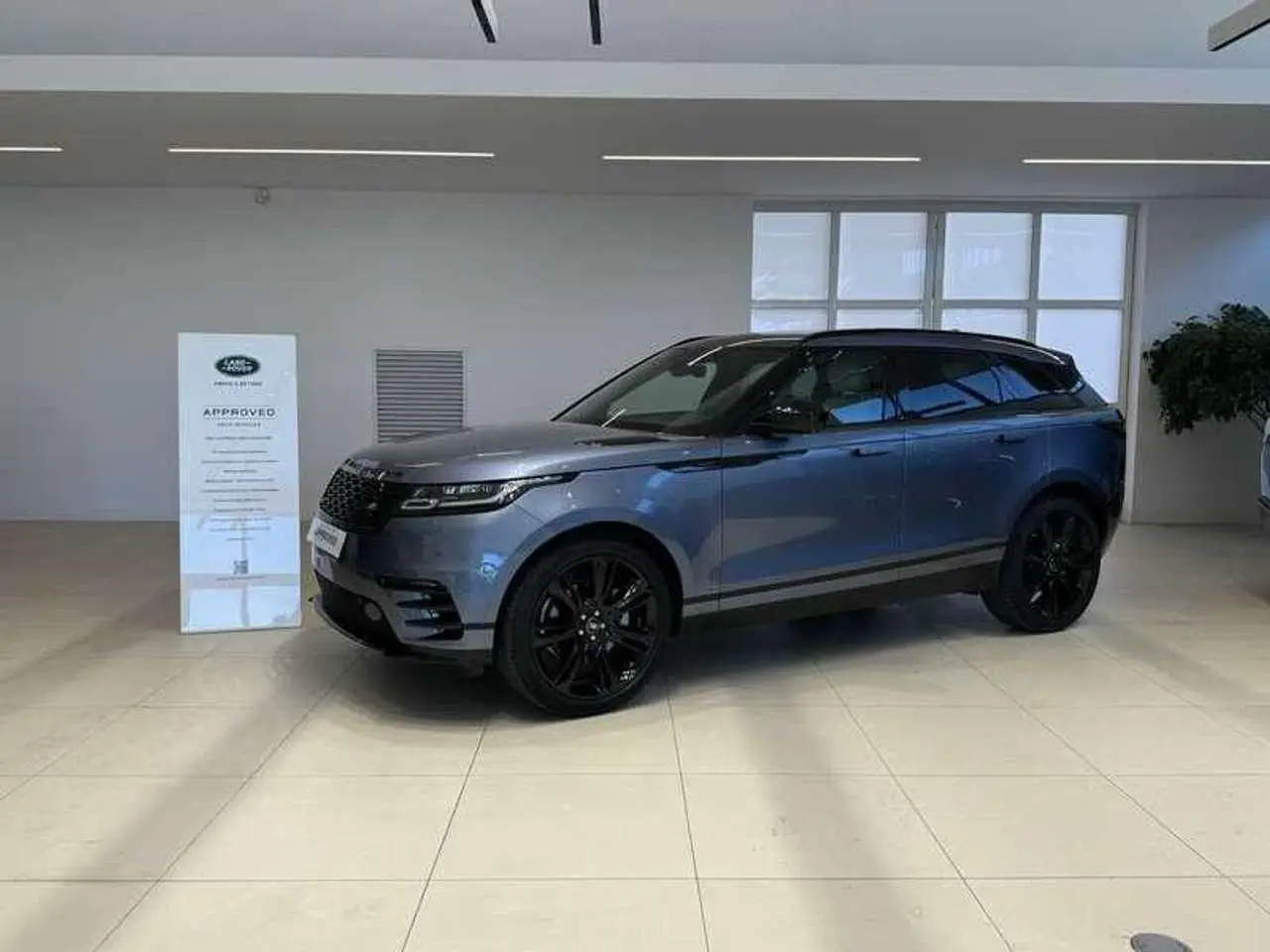 Photo 1 : Land Rover Range Rover Velar 2021 Hybrid