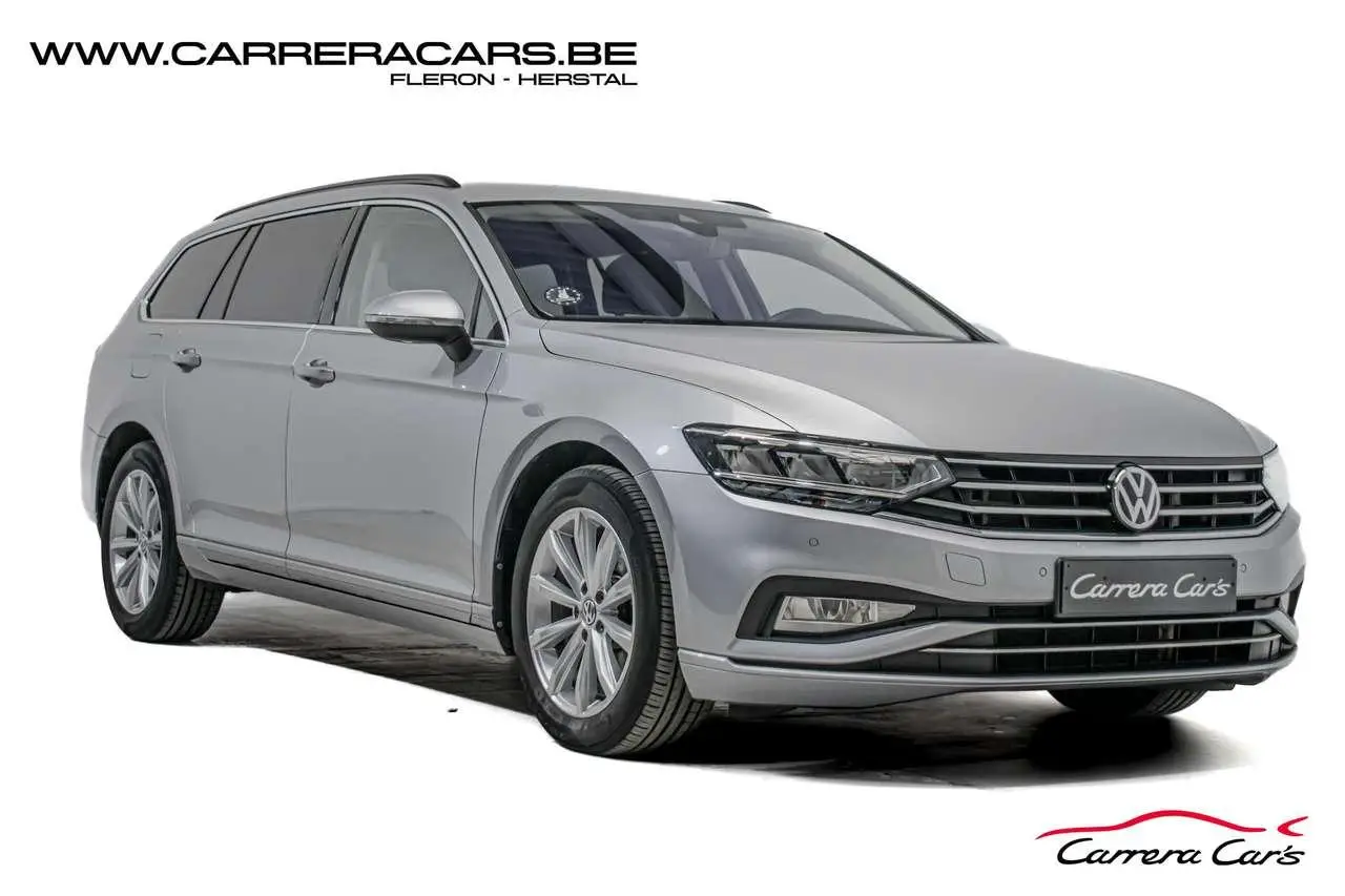 Photo 1 : Volkswagen Passat 2020 Essence