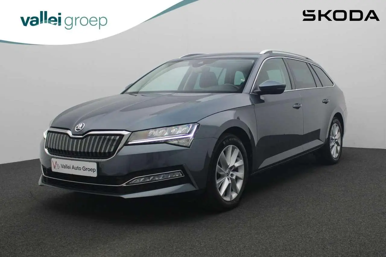 Photo 1 : Skoda Superb 2021 Hybride