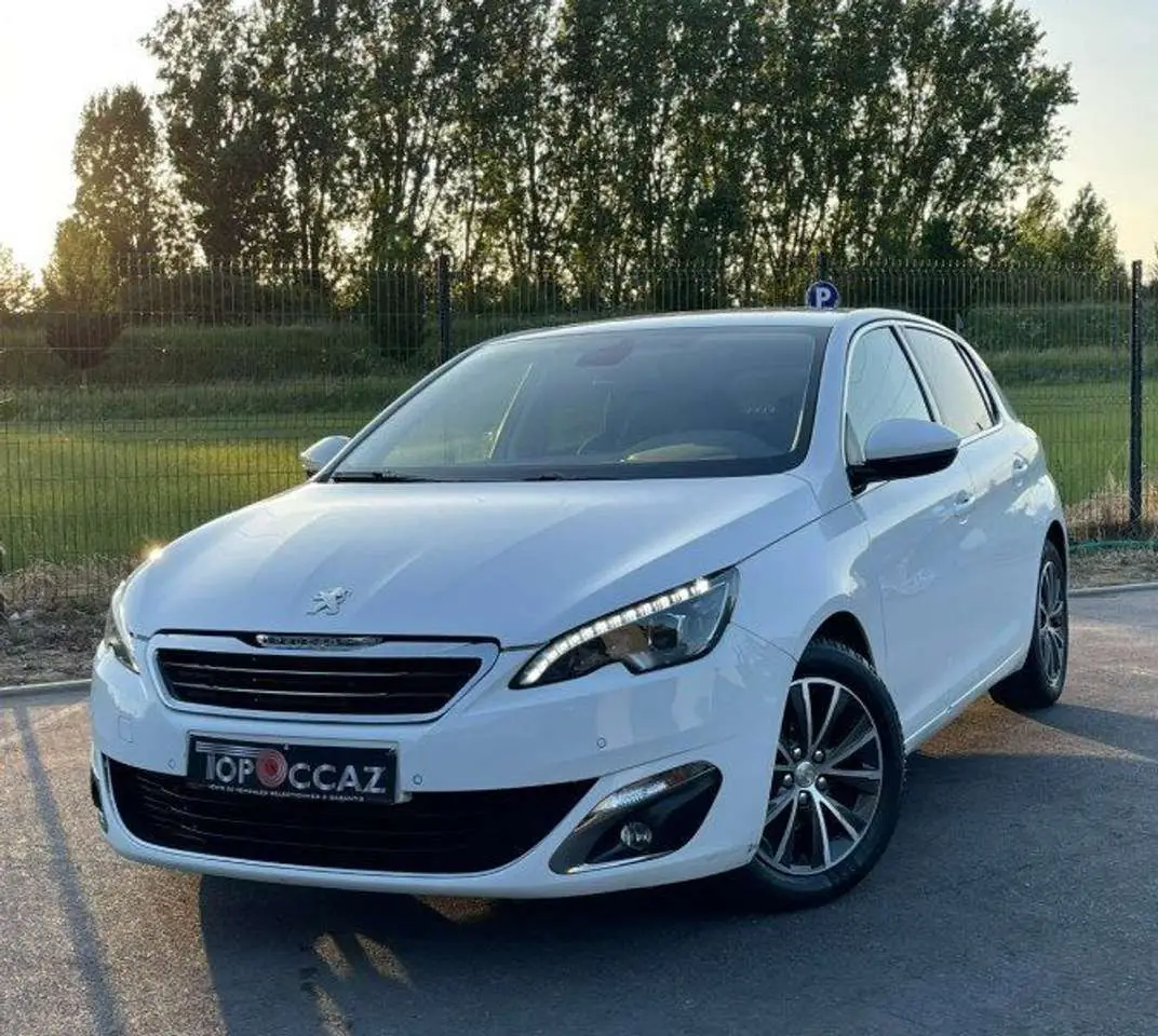 Photo 1 : Peugeot 308 2016 Essence